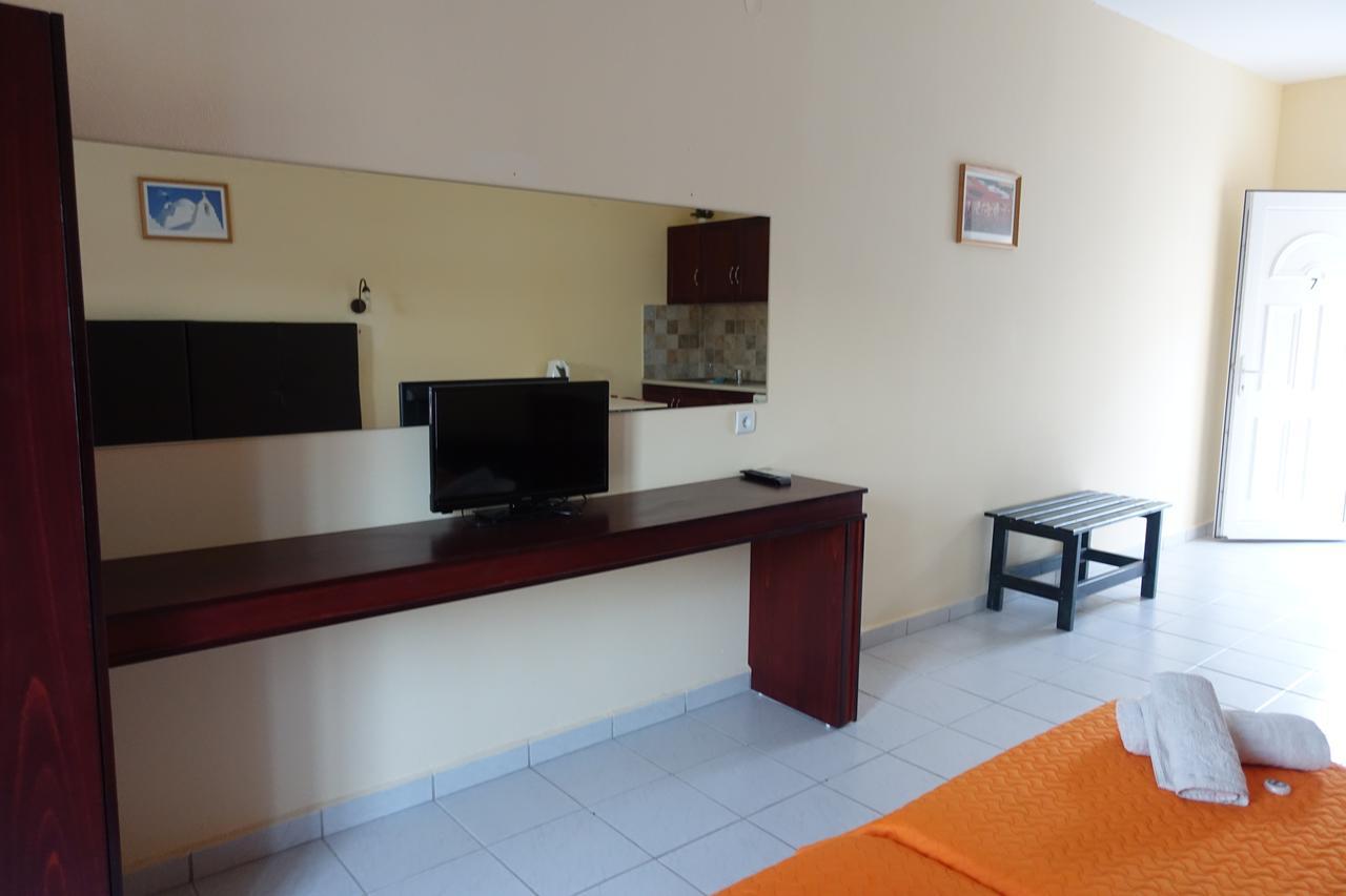 Nikis Studios Panteli Bagian luar foto